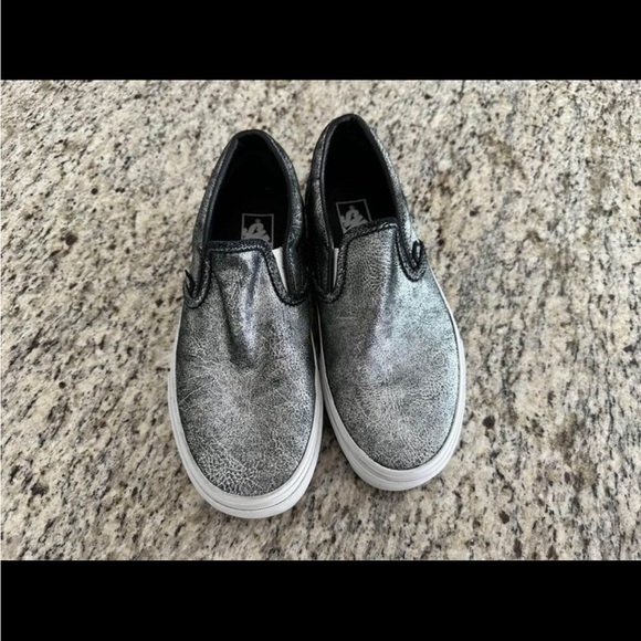 Vans - Picture 1 of 4